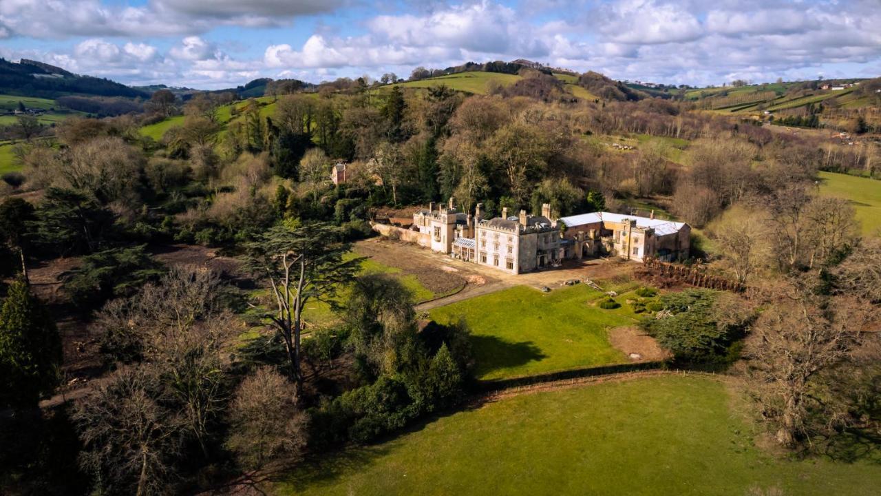 Llanerchydol Hall Suites เวลช์พูล ภายนอก รูปภาพ