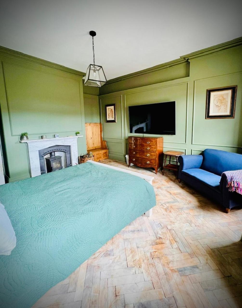 Llanerchydol Hall Suites เวลช์พูล ภายนอก รูปภาพ